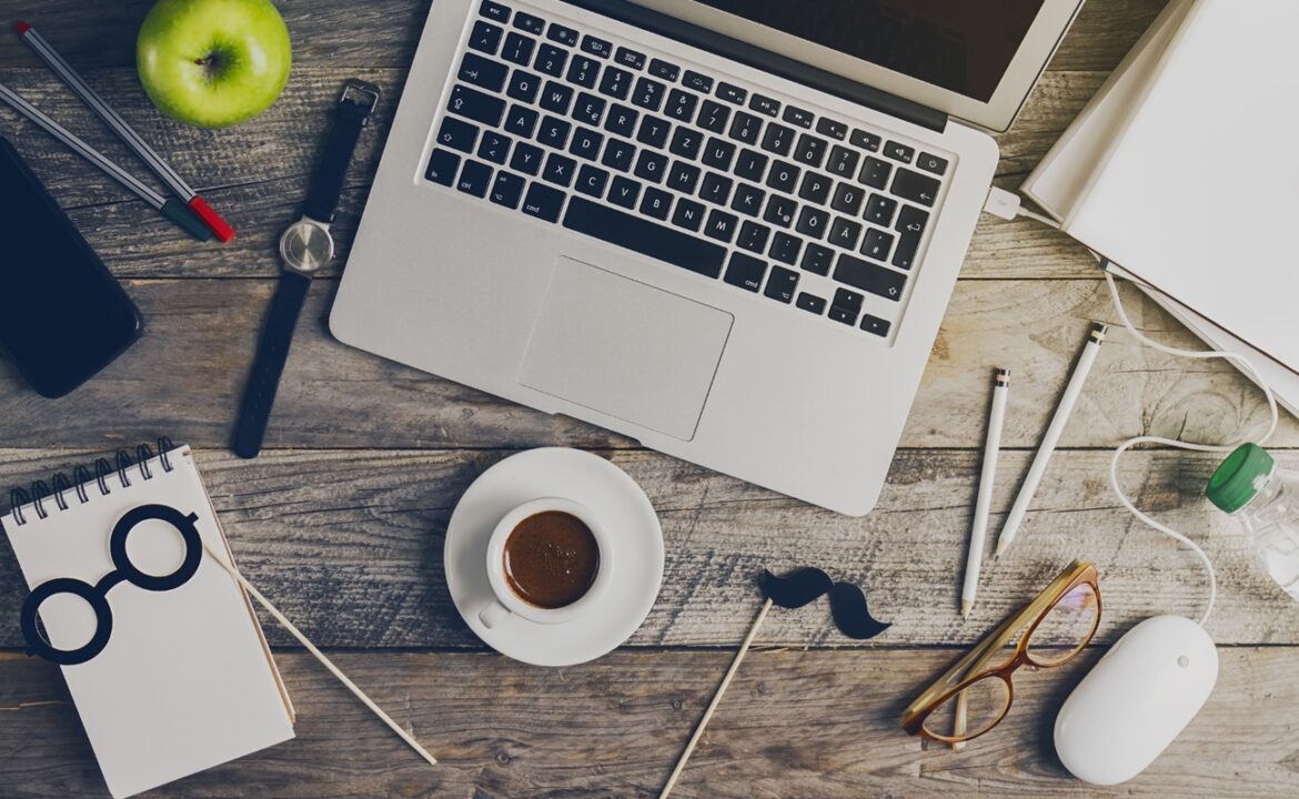 Espace de travail business freelance à la maison